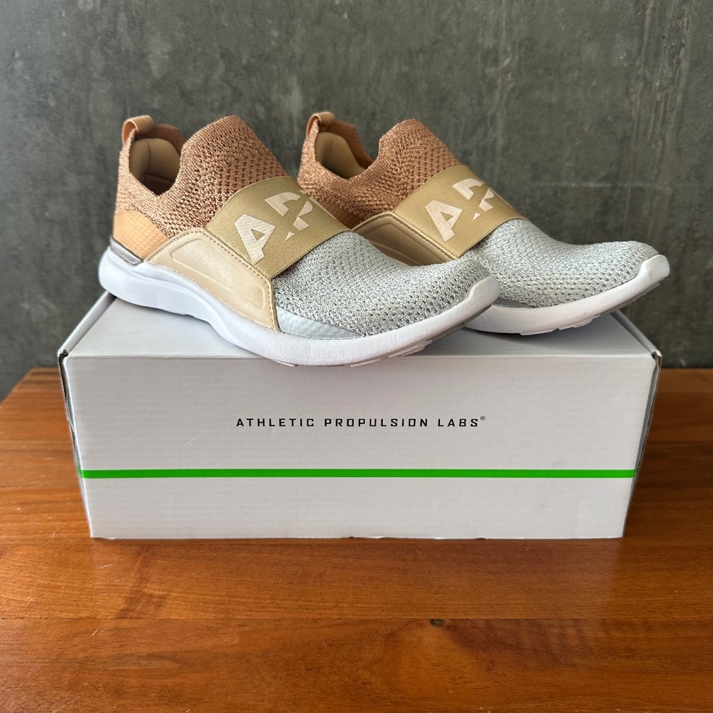 APL TechLoom Bliss Metallic Running Shoe - Women 6 / EUR 36